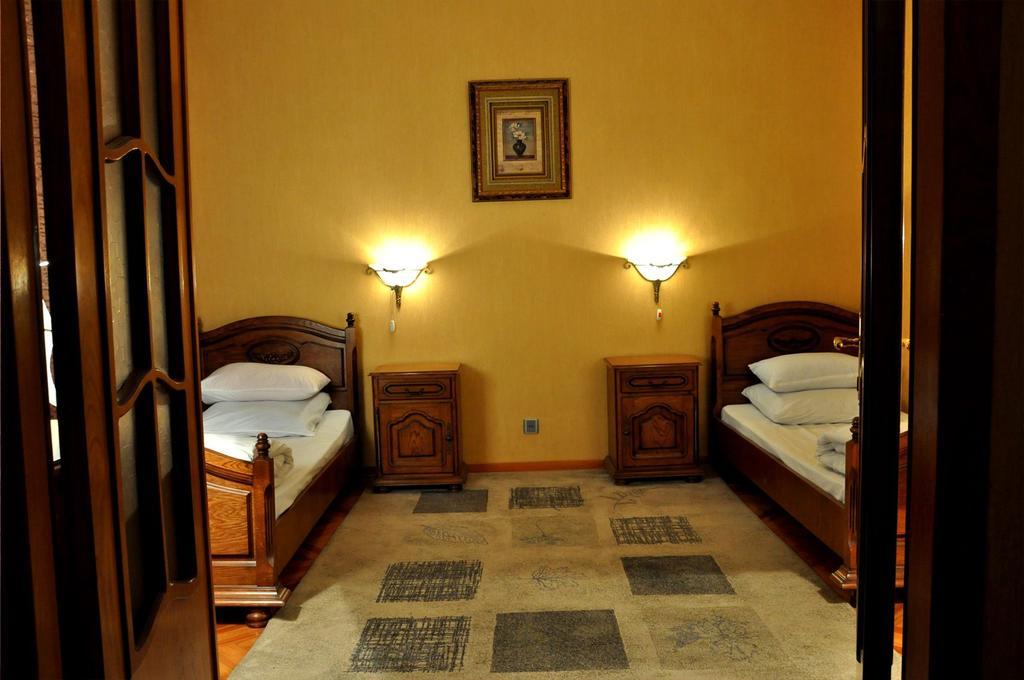 Ganja Hotel Buitenkant foto